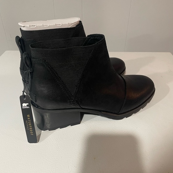 Sorel Cate Chelsea Ankle Boot - Picture 2 of 5